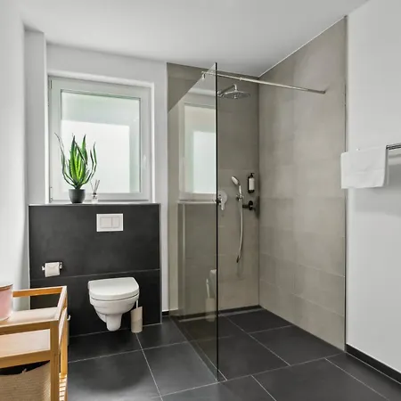 Stylisches Mit Terrasse & Kostenlosem Parkplatz Lage In