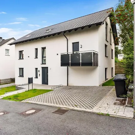 Stylisches Mit Terrasse&kostenlosem Parkplatz Lage In *