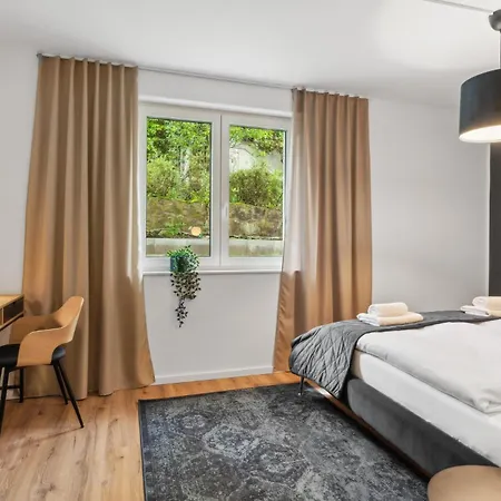 Stylisches Mit Terrasse&kostenlosem Parkplatz Lage In Apartment