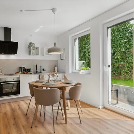 Stylisches Mit Terrasse&kostenlosem Parkplatz Lage In Apartment