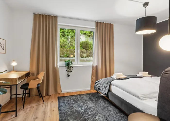 Stylisches Mit Terrasse & Kostenlosem Parkplatz Lage In Lägenhet