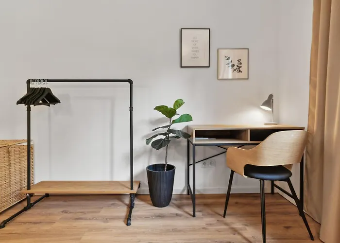 Lejlighed Stylisches Mit Terrasse & Kostenlosem Parkplatz Lage In *