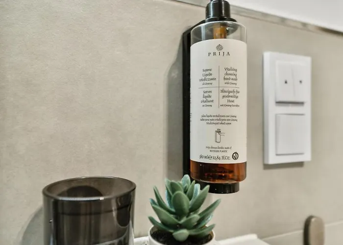 Lejlighed Stylisches Mit Terrasse & Kostenlosem Parkplatz Lage In *